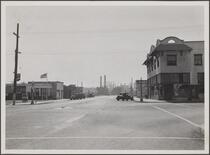 Standard Oil refinery at El Segundo, southend of Main Street