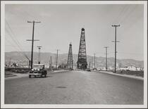 Oil rig on La Cienega Boulevard south of West 3rd Street