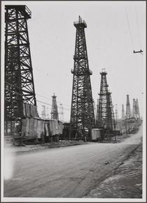 North Long Beach, California Avenue, north from 27th Street; ore wells