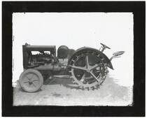Agricultural machine,  between 1910 and 1919